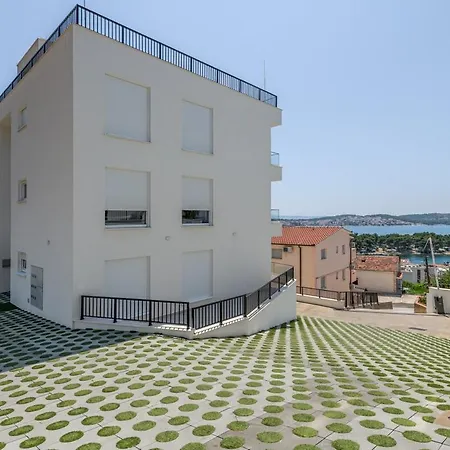 Luxury Apart, Beach, Swimming Pool, Okrug, Trogir *