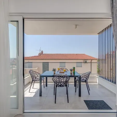 Luxury Apart, Beach, Swimming Pool, Okrug, Trogir