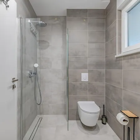 Luxury Apart, Beach, Swimming Pool, Okrug, Trogir Kovacic