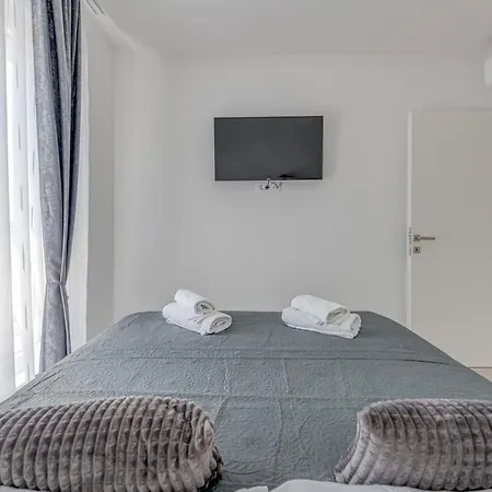 Luxury Apart, Beach, Swimming Pool, Okrug, Trogir * Kovacic