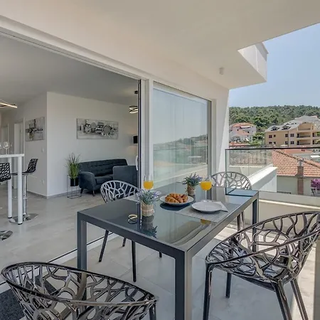 Luxury Apart, Beach, Swimming Pool, Okrug, Trogir * Kovacic