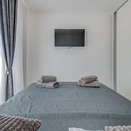Apartman Luxury Apart, Beach, Swimming Pool, Okrug, Trogir Kovacic