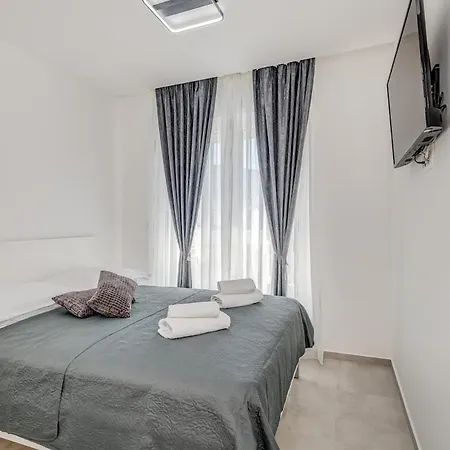 Luxury Apart, Beach, Swimming Pool, Okrug, Trogir * Kovacic