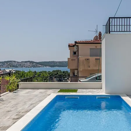 Διαμέρισμα Luxury Apart, Beach, Swimming Pool, Okrug, Trogir