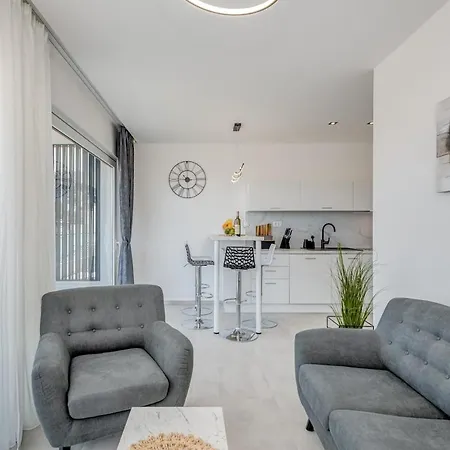 Luxury Apart, Beach, Swimming Pool, Okrug, Trogir