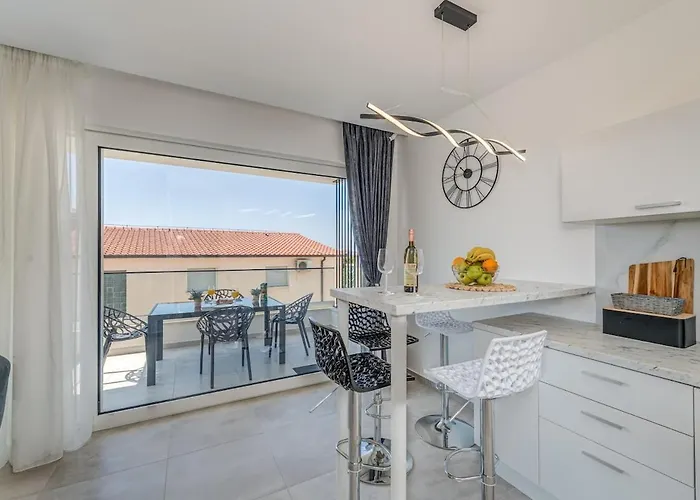 Lejlighed Luxury Apart, Beach, Swimming Pool, Okrug, Trogir *