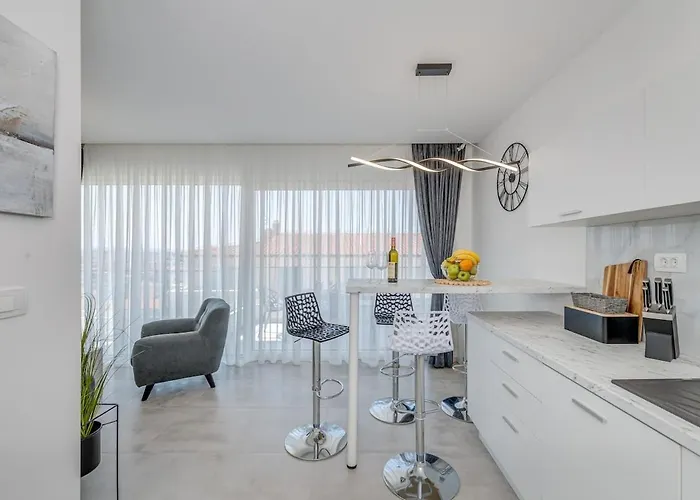 Lejlighed Luxury Apart, Beach, Swimming Pool, Okrug, Trogir Kovacic