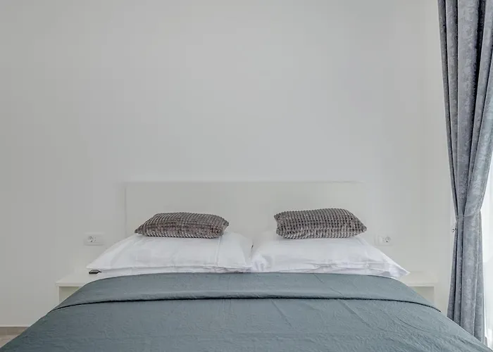 Luxury Apart, Beach, Swimming Pool, Okrug, Trogir Lejlighed Kovacic