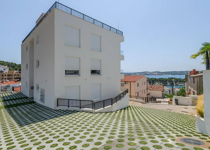 Luxury Apart, Beach, Swimming Pool, Okrug, Trogir *