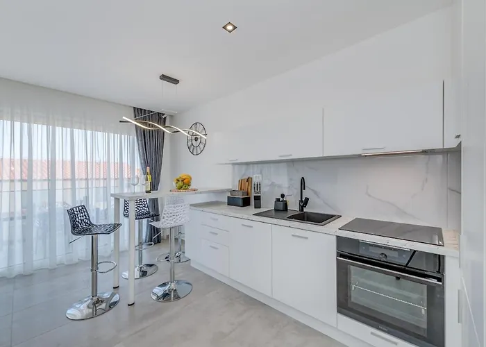 Luxury Apart, Beach, Swimming Pool, Okrug, Trogir Lejlighed *