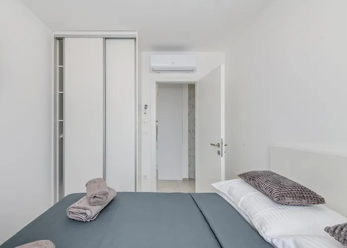 Lejlighed Luxury Apart, Beach, Swimming Pool, Okrug, Trogir *