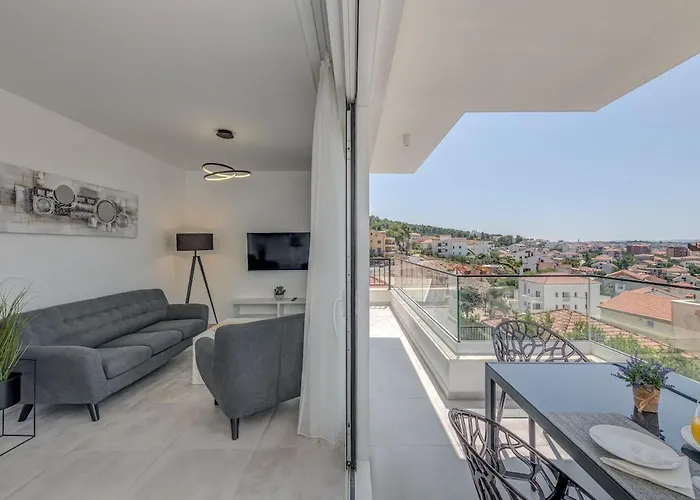 Lejlighed Luxury Apart, Beach, Swimming Pool, Okrug, Trogir Kovacic