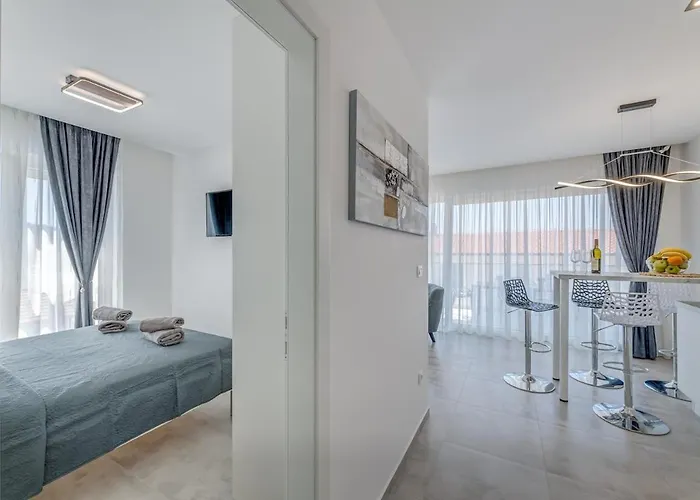 Lejlighed Luxury Apart, Beach, Swimming Pool, Okrug, Trogir *