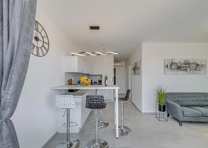 Lejlighed Luxury Apart, Beach, Swimming Pool, Okrug, Trogir