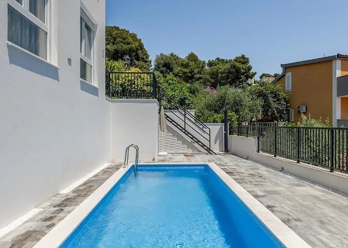 Lejlighed Luxury Apart, Beach, Swimming Pool, Okrug, Trogir *