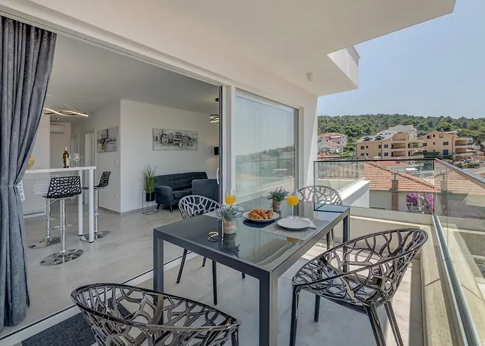 Luxury Apart, Beach, Swimming Pool, Okrug, Trogir * Kovacic