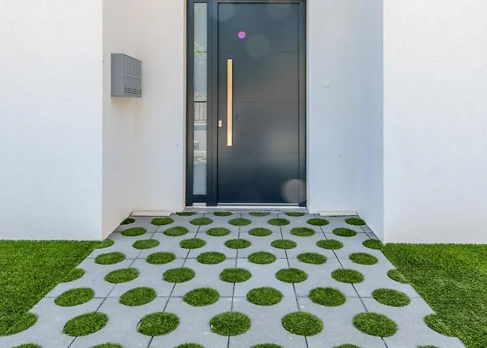 Lejlighed Luxury Apart, Beach, Swimming Pool, Okrug, Trogir Kovacic